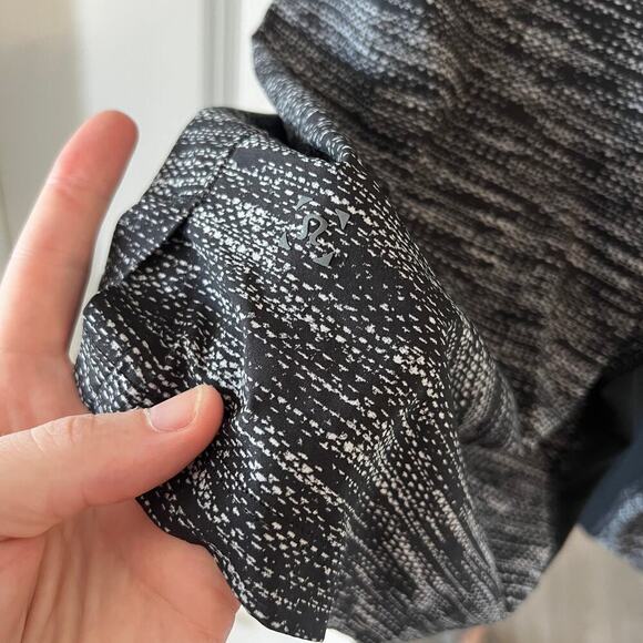 B77 Lululemon THE Short Linerless 11" Size Medium Color Black Grey - Picture 4 of 5